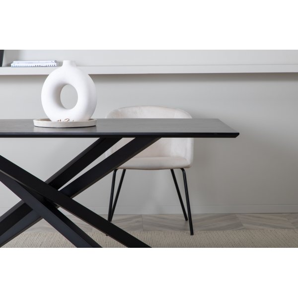 Piazza matbord 180 x 90 cm - Svart Piazza matbord 180 x 90 cm - Svart