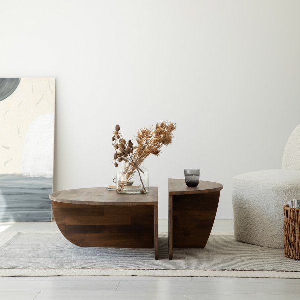 Podium 2 salontafel in notenhout 90 x 90 cm Podium 2 salontafel in notenhout 90 x 90 cm