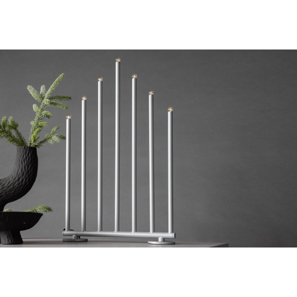 Björnfjället ljusstake 32 x 52 cm - Svart/Silver Björnfjället ljusstake 32 x 52 cm - Svart/Silver