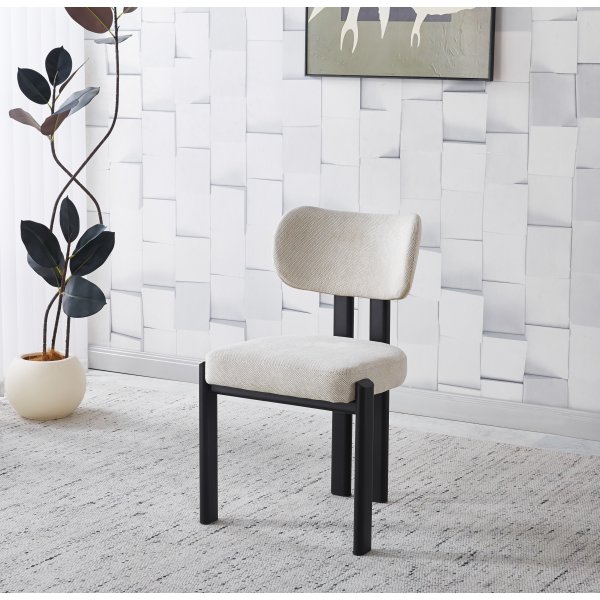 Matgrupp Sandö matbord Ø120cm i vit terazzo med 4st Callum matstol i beige tyg Matgrupp Sandö matbord Ø120cm i vit terazzo med 4st Callum matstol i beige tyg