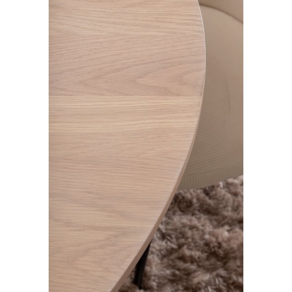 Bianca Matgrupp runt vitputsat matbord med 4 st Velvet gr�ddvit stolar