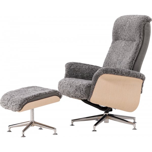 Ulla fåtölj med fotpall i fårskinn - Grå / Whitewash / Krom + Textilrengöring för möbler Ulla fåtölj med fotpall i fårskinn - Grå / Whitewash / Krom + Textilrengöring för möbler