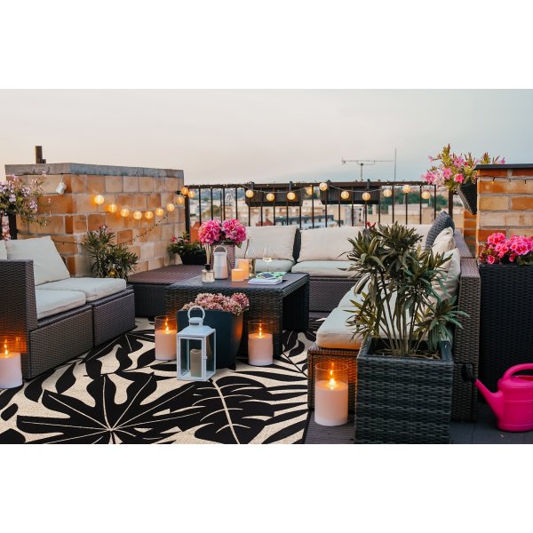 Domani Monstera flatvävd matta Svart Domani Monstera flatvävd matta Svart