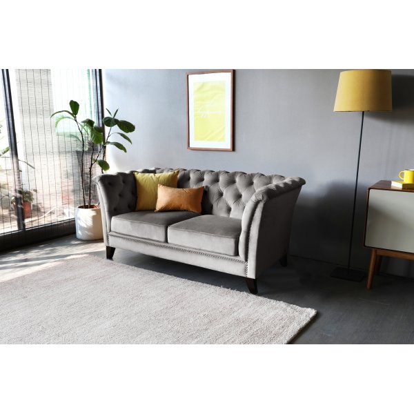 Canapé 2 places Chesterfield gris - Henry + Nettoyage textile pour meubles Canapé 2 places Chesterfield gris - Henry + Nettoyage textile pour meubles