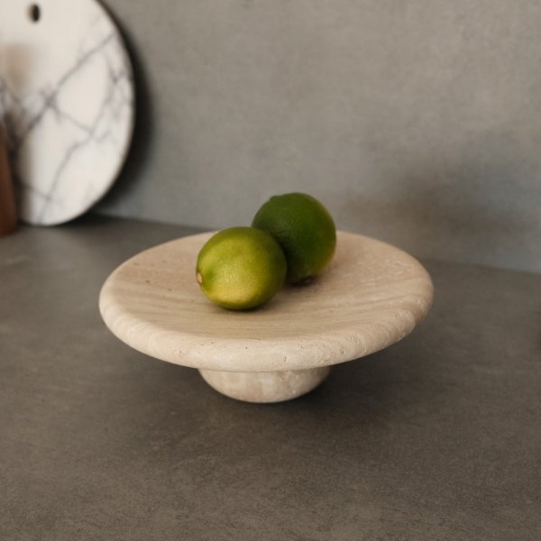 Kakfat i beige Travertinmarmor