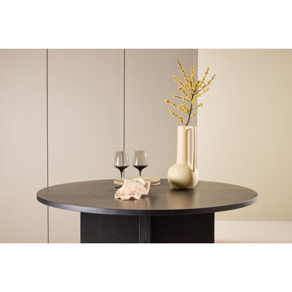 Strada matbord 120-170 x 120 cm - Svart Strada matbord 120-170 x 120 cm - Svart