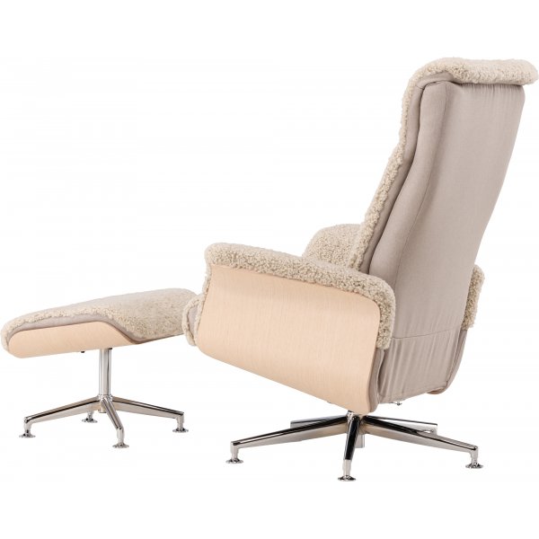Ulla fåtölj med fotpall i fårskinn - Beige / Whitewash / Krom + Textilrengöring för möbler Ulla fåtölj med fotpall i fårskinn - Beige / Whitewash / Krom + Textilrengöring för möbler