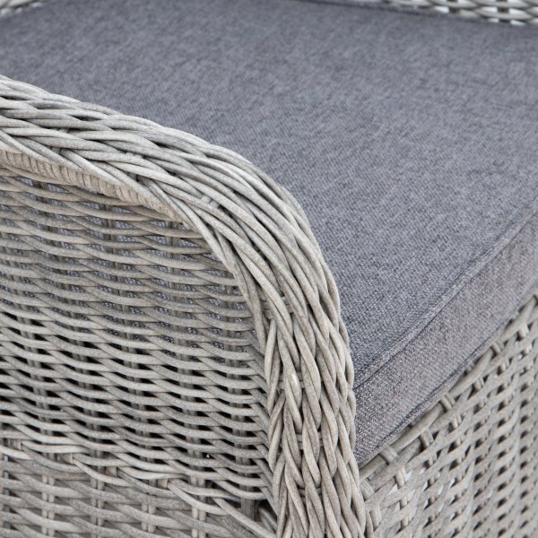 Matgrupp; 4 stolar och matbord 110 cm gr/rotting