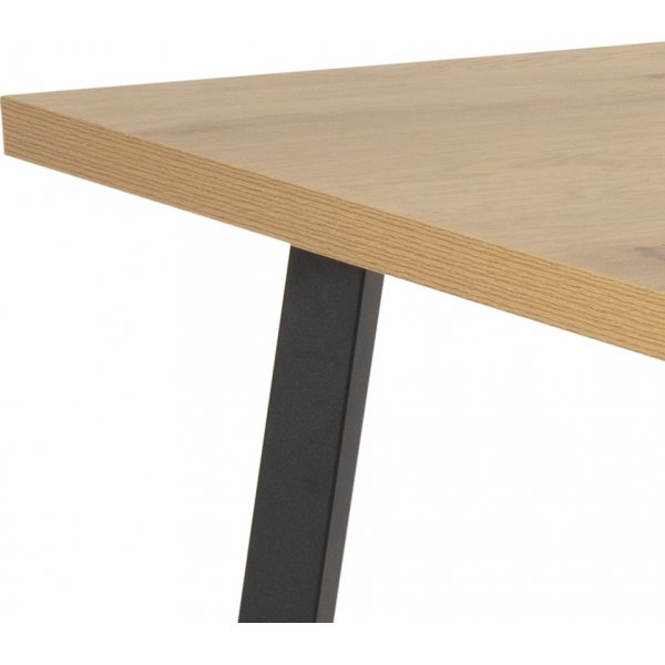 Mallow matbord 190 cm - Ek/svart Mallow matbord 190 cm - Ek/svart