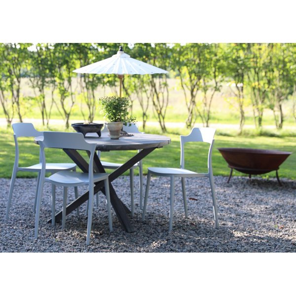 Matgrupp Scottsdale: Runt grått träbord inklusive 4 st Abbe stapelbara stolar Matgrupp Scottsdale: Runt grått träbord inklusive 4 st Abbe stapelbara stolar