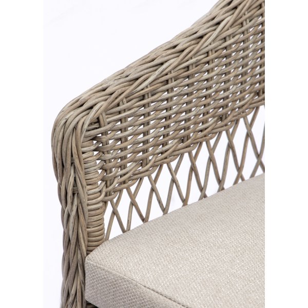 Utegrupp i konstrotting; 2 stolar med sidobord Utegrupp i konstrotting; 2 stolar med sidobord