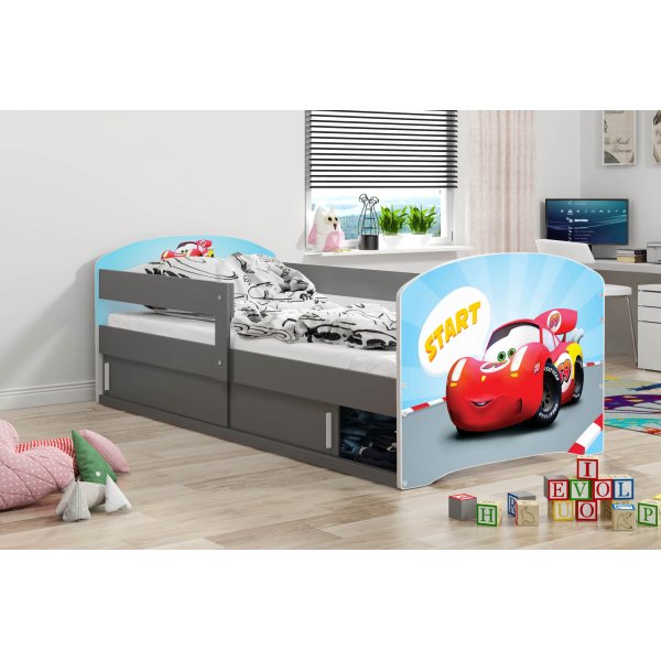 Vejle barnsäng med förvaringsfack 80 x 160 cm - Valfri sticker & färg Vejle barnsäng med förvaringsfack 80 x 160 cm - Valfri sticker & färg