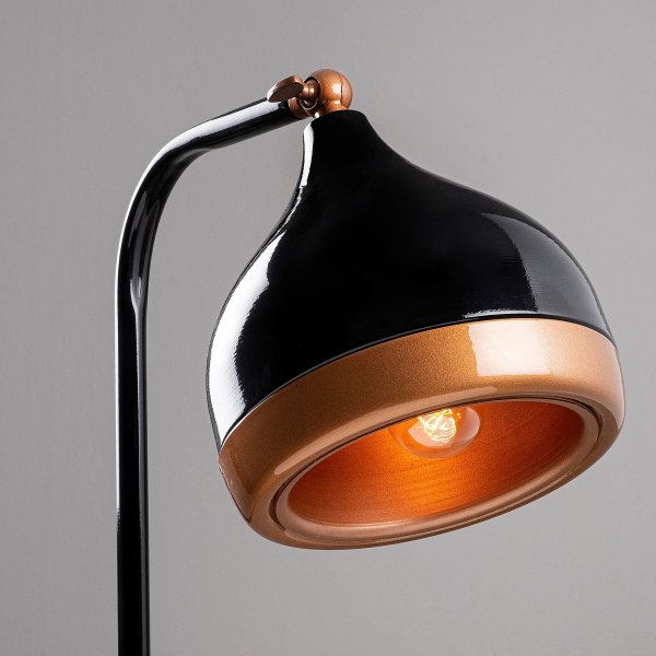 Yildo golvlampa 1 - Svart/koppar Yildo golvlampa 1 - Svart/koppar