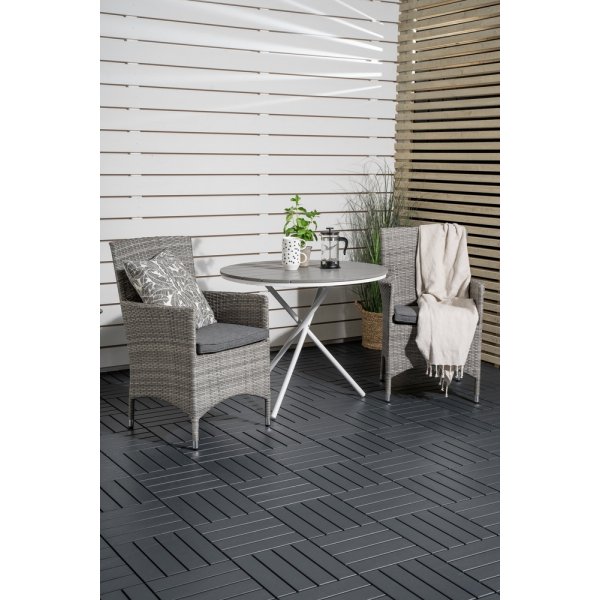 Parma utematgrupp med 2 st Malin stolar - Grå/Vit Parma utematgrupp med 2 st Malin stolar - Grå/Vit