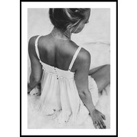 WOMAN IN DRESS - Poster 50x70 cm WOMAN IN DRESS - Poster 50x70 cm