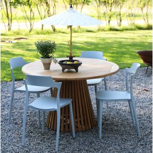 Matgrupp Saltö teak: Teakbord runt 120 cm inklusive 4 st Abbe stolar Matgrupp Saltö teak: Teakbord runt 120 cm inklusive 4 st Abbe stolar