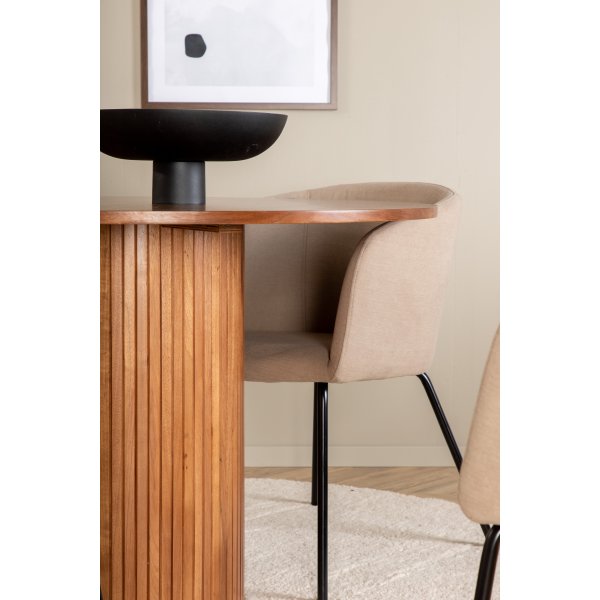 Bianca Matgrupp runt valnöt matbord med 4 st Berit beige polyesterlinne stolar Bianca Matgrupp runt valnöt matbord med 4 st Berit beige polyesterlinne stolar