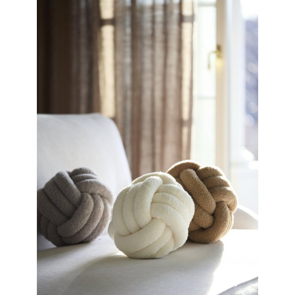 Coussin décoratif boule D22 cm - Blanc cassé Coussin décoratif boule D22 cm - Blanc cassé