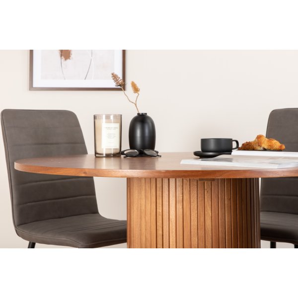 Bianca Matgrupp runt valnöt matbord med 4 st Windu Lyx grå stolar Bianca Matgrupp runt valnöt matbord med 4 st Windu Lyx grå stolar