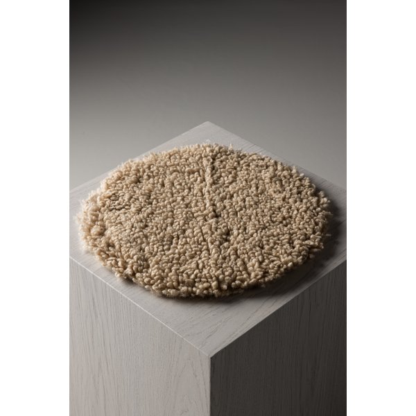 Coussin de chaise Katy Ø34 cm - Imitation peau de mouton beige Coussin de chaise Katy Ø34 cm - Imitation peau de mouton beige