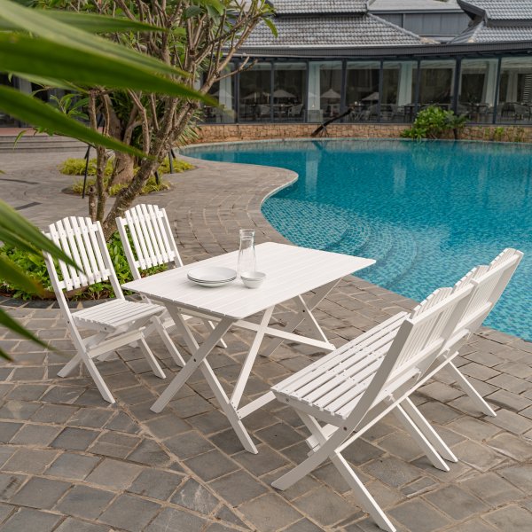 Haväng klassieke witte buitengroep; bank, tafel en 2 stoelen Haväng klassieke witte buitengroep; bank, tafel en 2 stoelen
