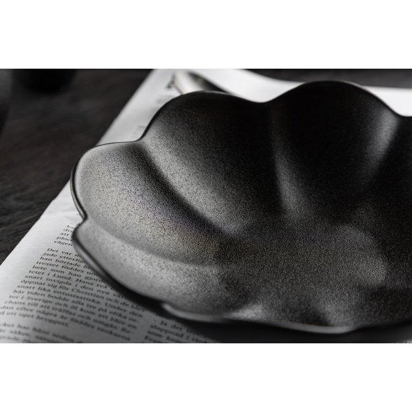 Wabi sabi tallrik Ø21 cm - Svart Wabi sabi tallrik Ø21 cm - Svart