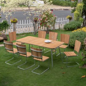 Möllan utegrupp i teak: 8 st stolar med matbord 176x90 cm Möllan utegrupp i teak: 8 st stolar med matbord 176x90 cm