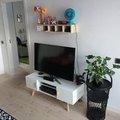Kundbild TV-bänk Linköping - Vit / Ek: Perfekt tv-möbel för barnens...