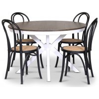 Skagen matgrupp; runt matbord 120 cm - Vit / brunbetsad ek med 4 st Danderyd No.18 stolar Svart Skagen matgrupp; runt matbord 120 cm - Vit / brunbetsad ek med 4 st Danderyd No.18 stolar Svart