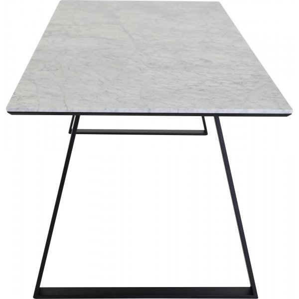 Table en marbre 140x90 cm Table en marbre 140x90 cm