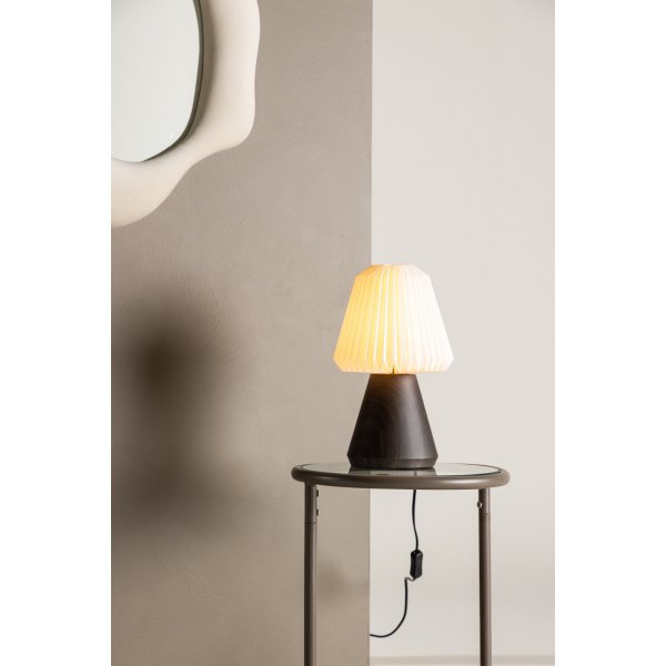 Fjällen bordslampa - Valnöt/Vit Fjällen bordslampa - Valnöt/Vit