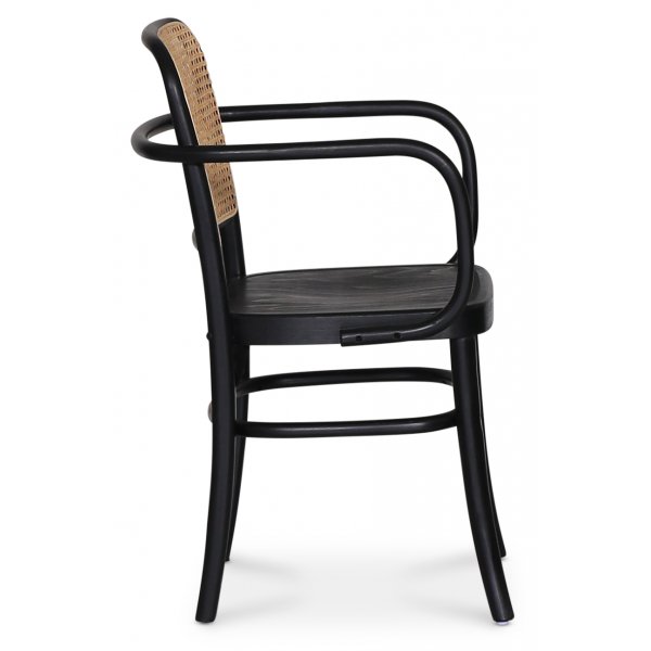 Omni matgrupp, runt matbord Ø130 cm inkl 4 st Nemis svarta karmstolar - Whitewash Omni matgrupp, runt matbord Ø130 cm inkl 4 st Nemis svarta karmstolar - Whitewash