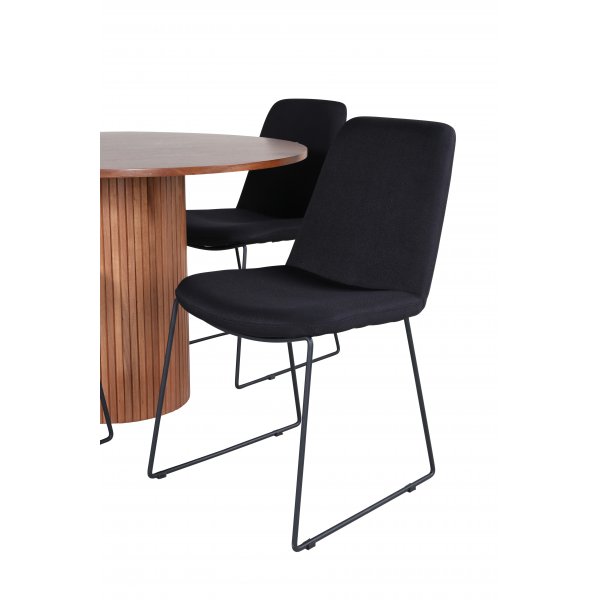 Bianca Matgrupp runt valnt matbord med 4 st Muce svart stolar