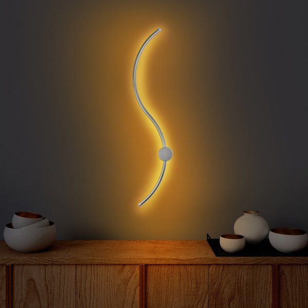 Wolf wandlamp 1 - Chroom