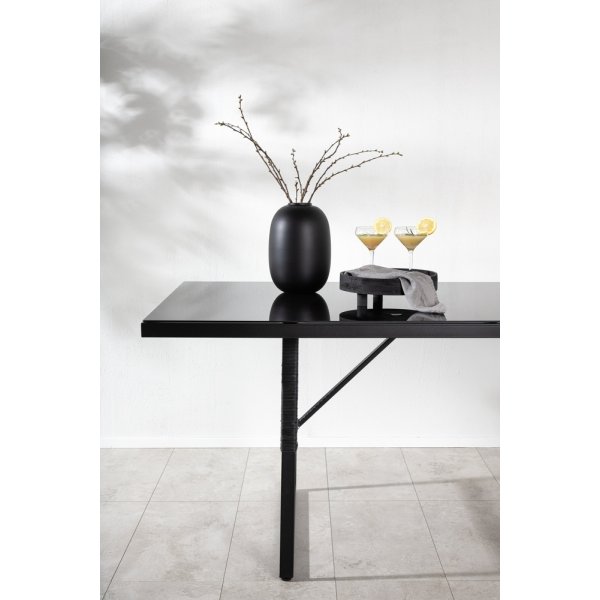 Dallas matbord 193 x 90 cm - Svart Dallas matbord 193 x 90 cm - Svart