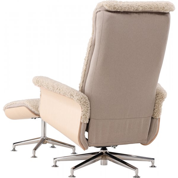Ulla fåtölj med fotpall i fårskinn - Beige / Whitewash / Krom + Textilrengöring för möbler Ulla fåtölj med fotpall i fårskinn - Beige / Whitewash / Krom + Textilrengöring för möbler
