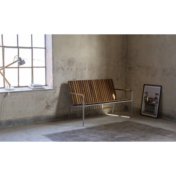 Alva tr�dg�rdssoffa metall teak