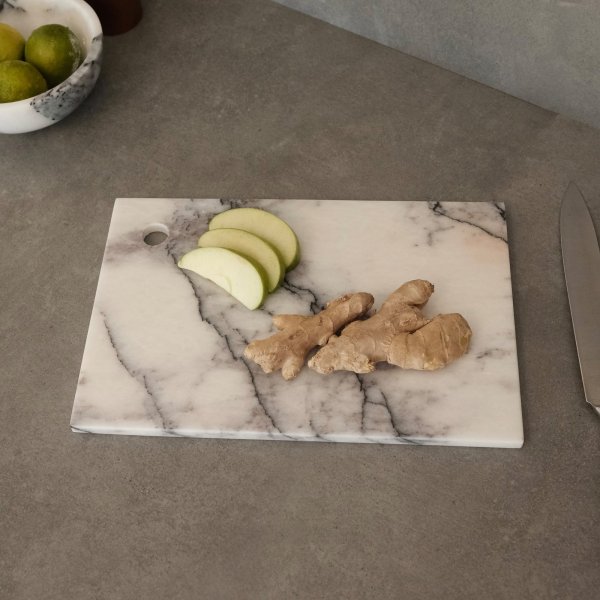 Skärbräda i vit marmor från Sicilien Skärbräda i vit marmor från Sicilien