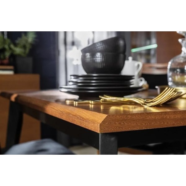 Madison matbord 150-200 x 90 cm - Brun ek/svart Madison matbord 150-200 x 90 cm - Brun ek/svart