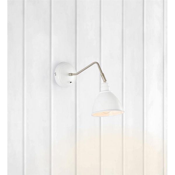 Coast vägglampa - Vit/krom Coast vägglampa - Vit/krom