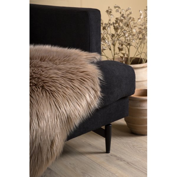 Katy fäll 60 x 90 cm - Brun fuskpäls Katy fäll 60 x 90 cm - Brun fuskpäls