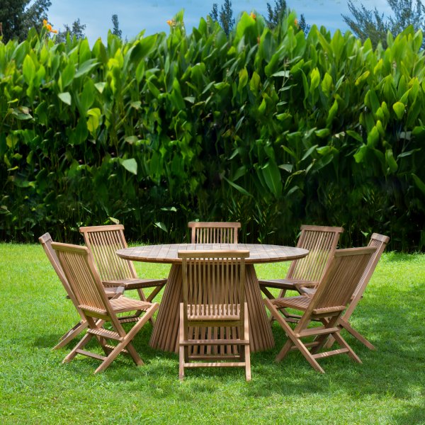 Saltö utegrupp i teak: runt teakbord med 8 st teakstolar Saltö utegrupp i teak: runt teakbord med 8 st teakstolar