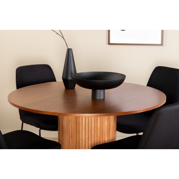 Bianca Matgrupp runt valnöt matbord med 4 st Muce svart stolar Bianca Matgrupp runt valnöt matbord med 4 st Muce svart stolar