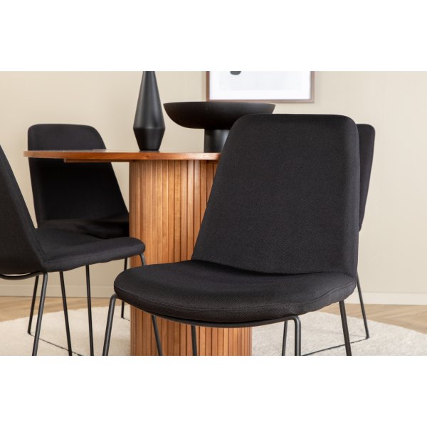 Bianca Matgrupp runt valnöt matbord med 4 st Muce svart stolar Bianca Matgrupp runt valnöt matbord med 4 st Muce svart stolar