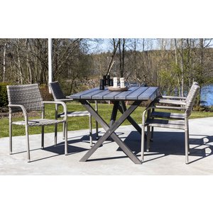 Scottsdale utematgrupp med 4 st karmstolar (stapelbara) och matbord 150 cm - Grå Scottsdale utematgrupp med 4 st karmstolar (stapelbara) och matbord 150 cm - Grå