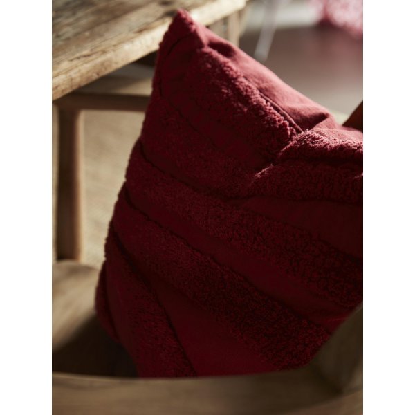 Svea kuddfodral 45 x 45 cm - Röd Svea kuddfodral 45 x 45 cm - Röd