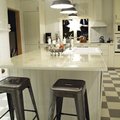Då vi renoverade vårt kök i vårt nästan 100-åriga hus ville vi ha något som inte såg så modernt ut och då vi hittade barstolen Industry i borstat stål hos er så tvekade vi inte en minut innan vi klickade hem dom och vi är så nöjda! Barstol Industry - Borstat stål