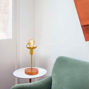 Beami bordslampa - Valnt/guld