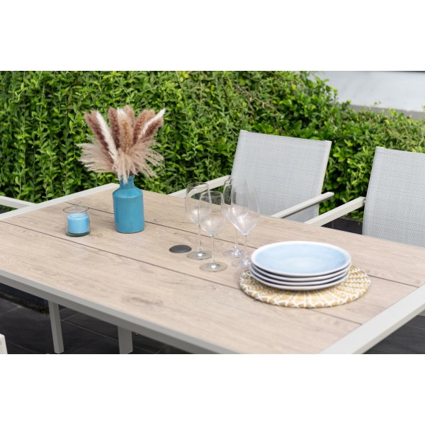 Urbanite eetgroep met eettafel 160 cm en 6 stapelbare eetkamerstoelen - Beige