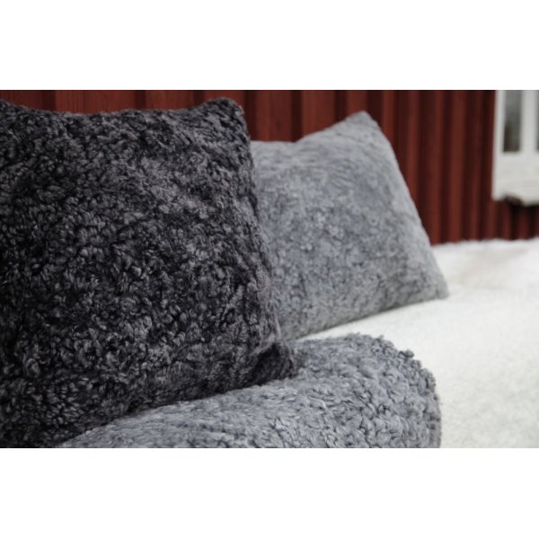 Curly kuddfodral fårskinn Mörkgrå Curly kuddfodral fårskinn Mörkgrå